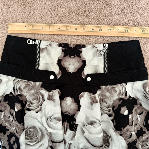 NWOT-L.A.M.B.- Floral Circle Skirt-6 - Picture 6 of 13
